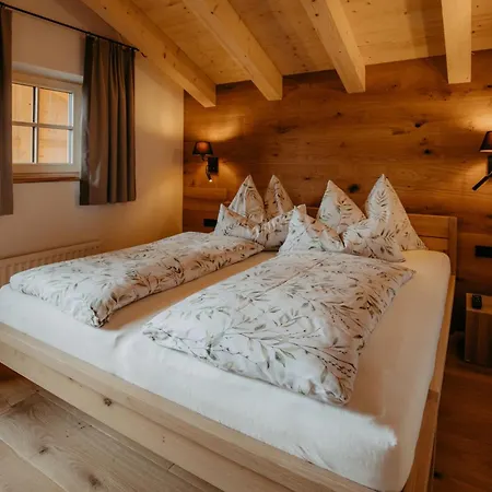 Vierlauchen Alpesi faház *